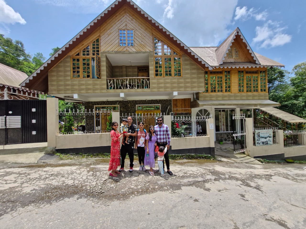 Here’s a refined guide to Tabakoshi, a hidden offbeat gem near Darjeeling