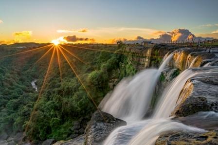 Which itinerary best for Meghalaya tour 3 Nights 4 Days or 4 night 5days